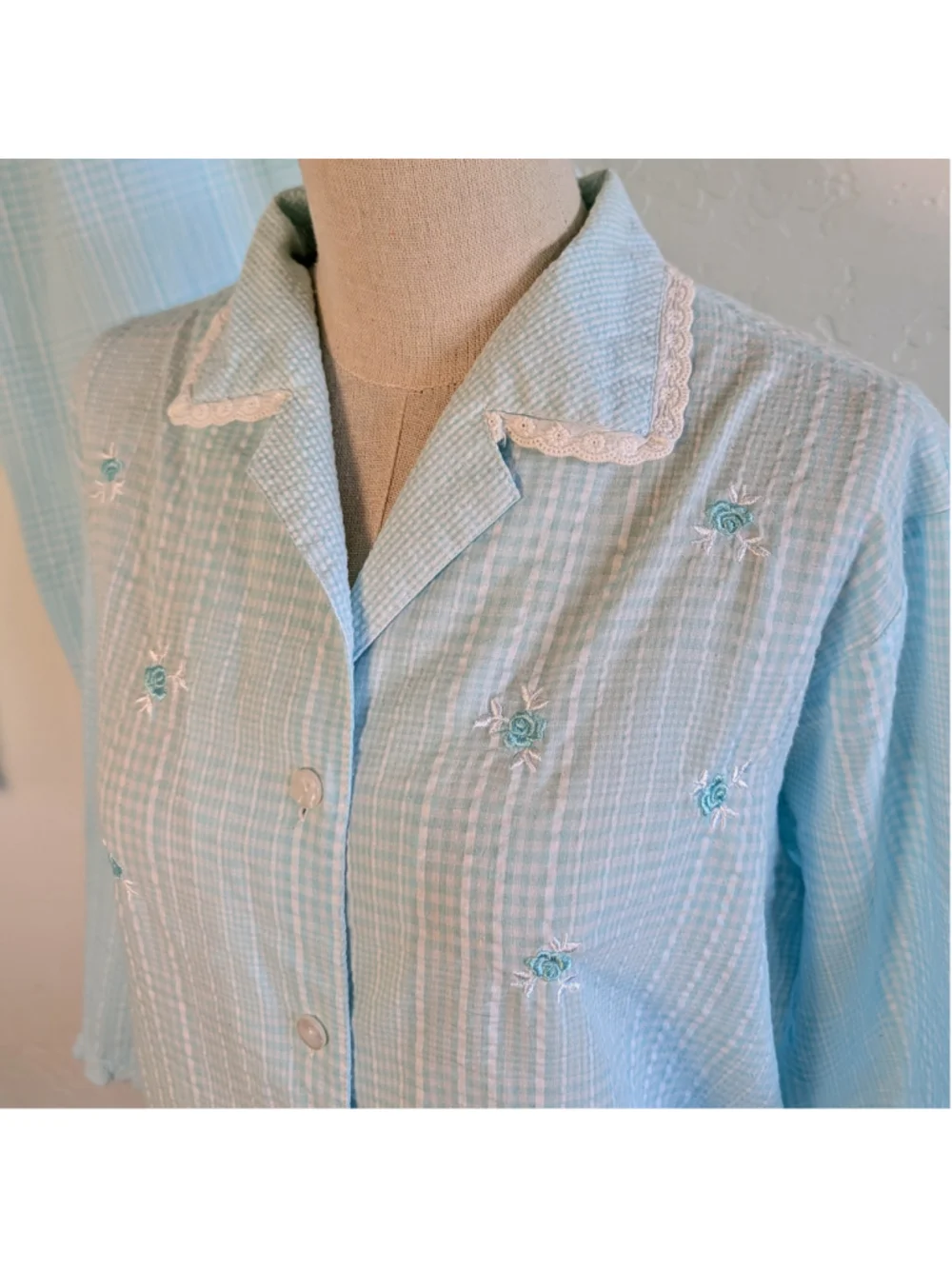 Miss Elaine Pajama Set Large Aqua Blue Seersucker Embroidered Floral Lace Trim
